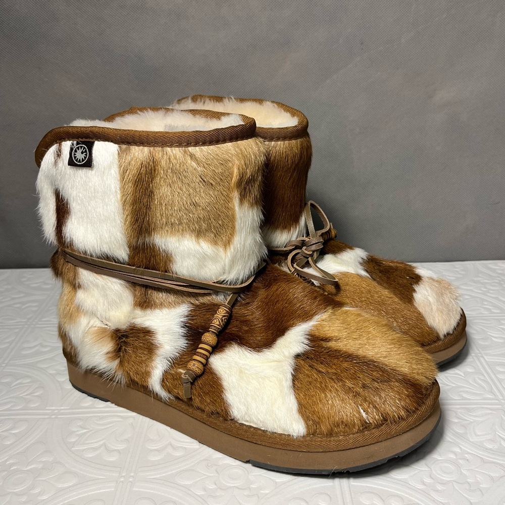 NWOT AU&MU Classic Mini Sheepskin Cow Pattern Rabbit Fur Ankle Winter Boot 8